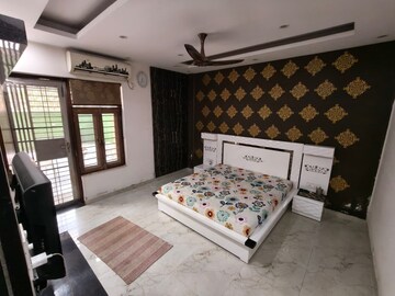 Bedroom in 3.5 BHK Builder Floor at Parklands, Sector 85 – for Sale