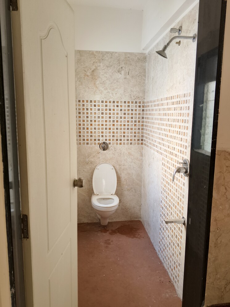 Bathroom, shree-tirupati-maple-tower 2 Bedroom 1050 Sq.Ft. Apartment In Kondhwa Pune 9641126