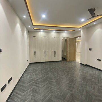 Building Lobby in 4 BHK Builder Floor at Sector 21c – for Sale