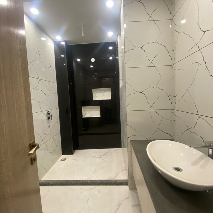 Bathroom, sector 21c 4 Bedroom 500 Sq.Yd. Builder Floor In Sector 21c Faridabad 9641268