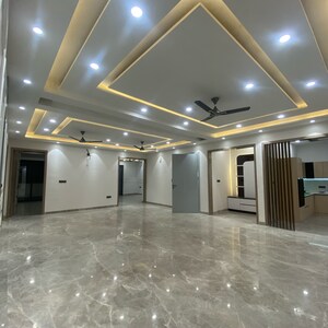 Room in 4 BHK Builder Floor at Sector 21c – for Sale