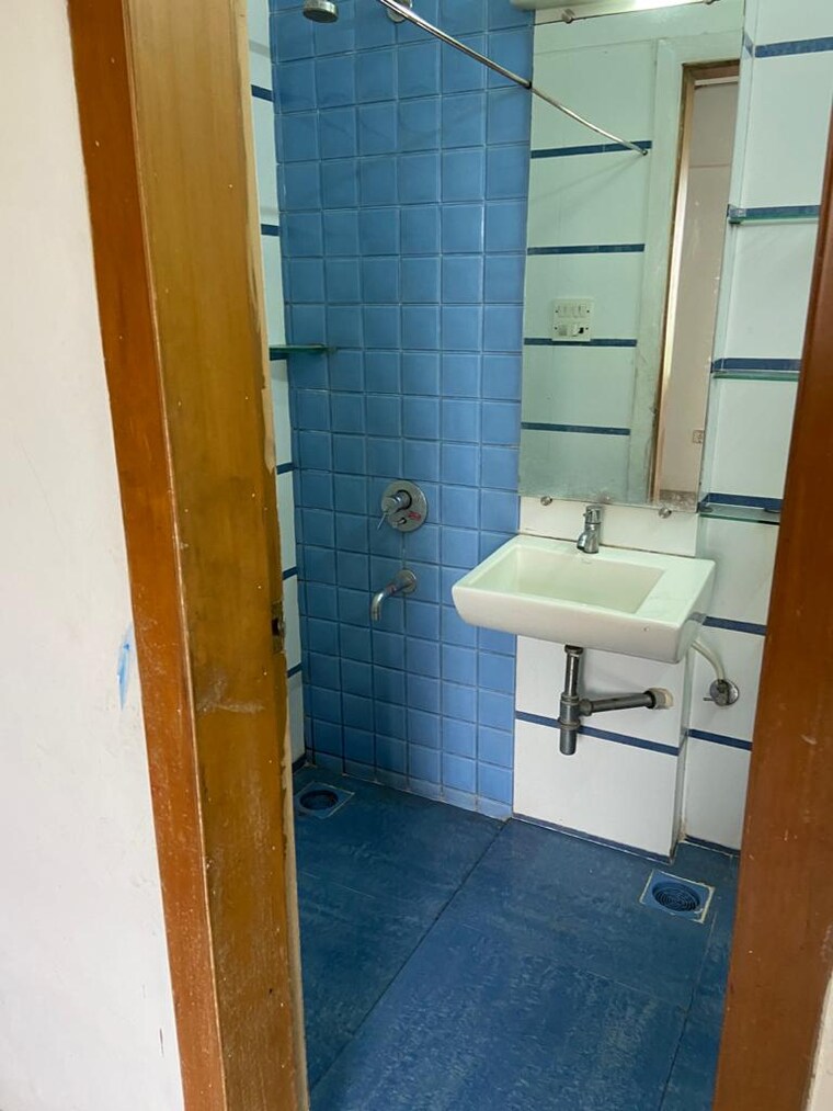 Bathroom, dosti-blossom 3 Bedroom 880 Sq.Ft. Apartment In Wadala East Mumbai 9641127
