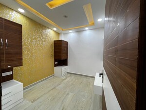 Room in 2 BHK Apartment at Omkar Alta Monte, Malad East – for Rent