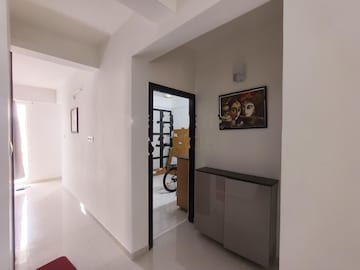Room in 2 BHK Apartment at Raheja Vistas, Nacharam – for Rent