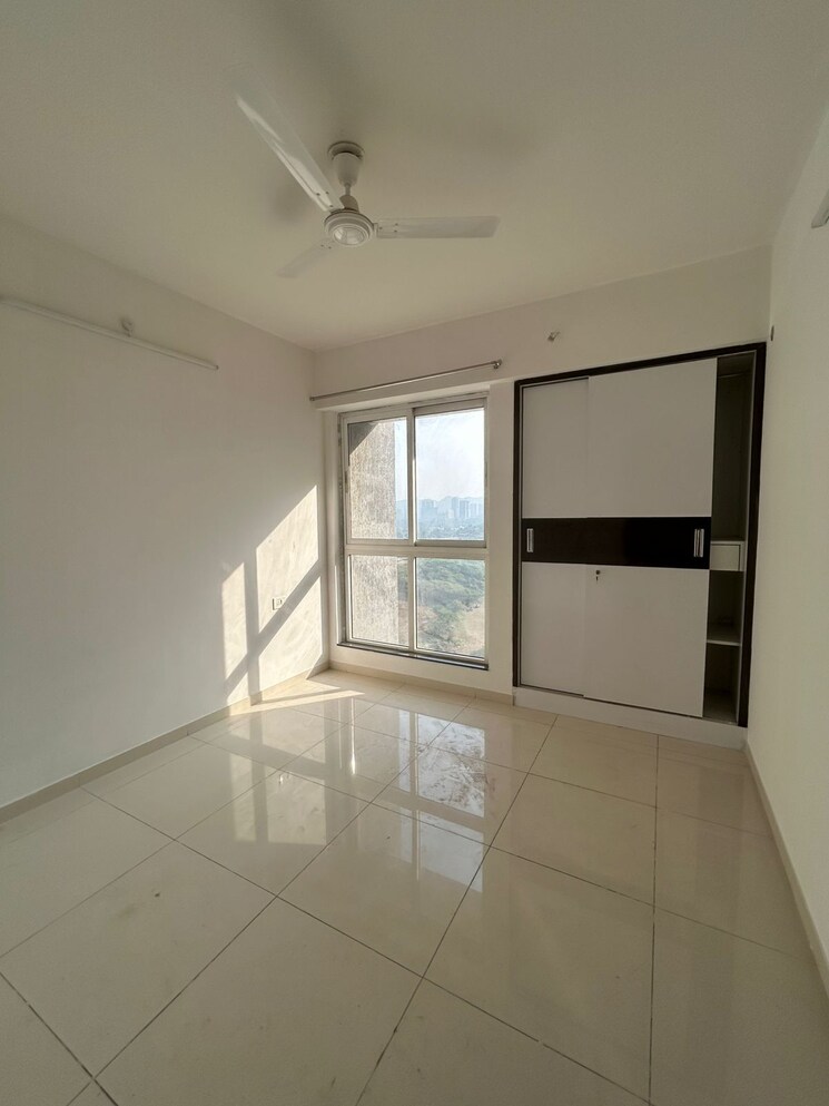 Room, everest-country-side 1 Bedroom 350 Sq.Ft. Apartment In Kasarvadavali Thane 9641219