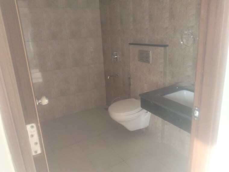 Bathroom, shapoorji-pallonji-joyville-gurgaon 3 Bedroom 1692 Sq.Ft. Apartment In Sector 102 Gurgaon 9641248