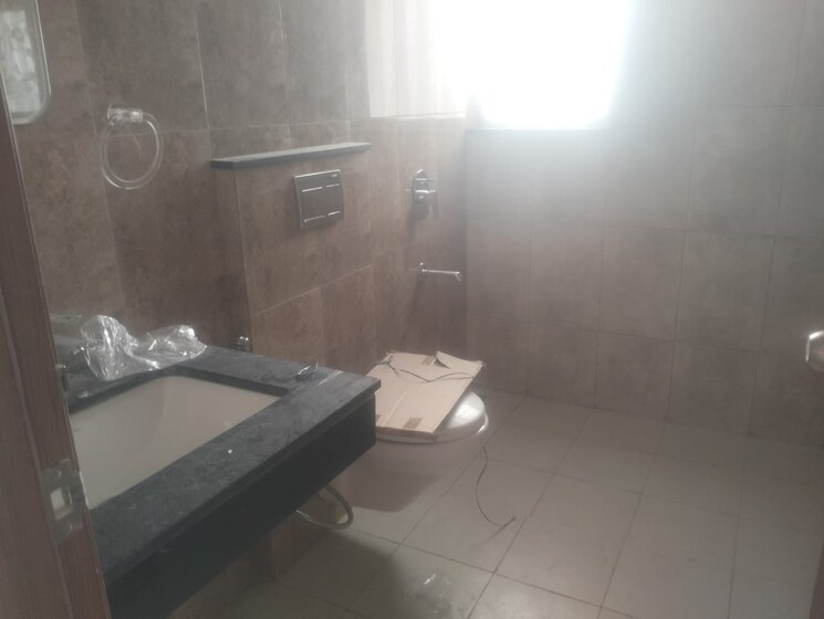 Bathroom, shapoorji-pallonji-joyville-gurgaon 3 Bedroom 1692 Sq.Ft. Apartment In Sector 102 Gurgaon 9641248