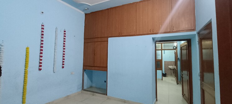 Room, patiala road 1 Bedroom 100 Sq.Yd. Independent House In Patiala Road Zirakpur 9641262