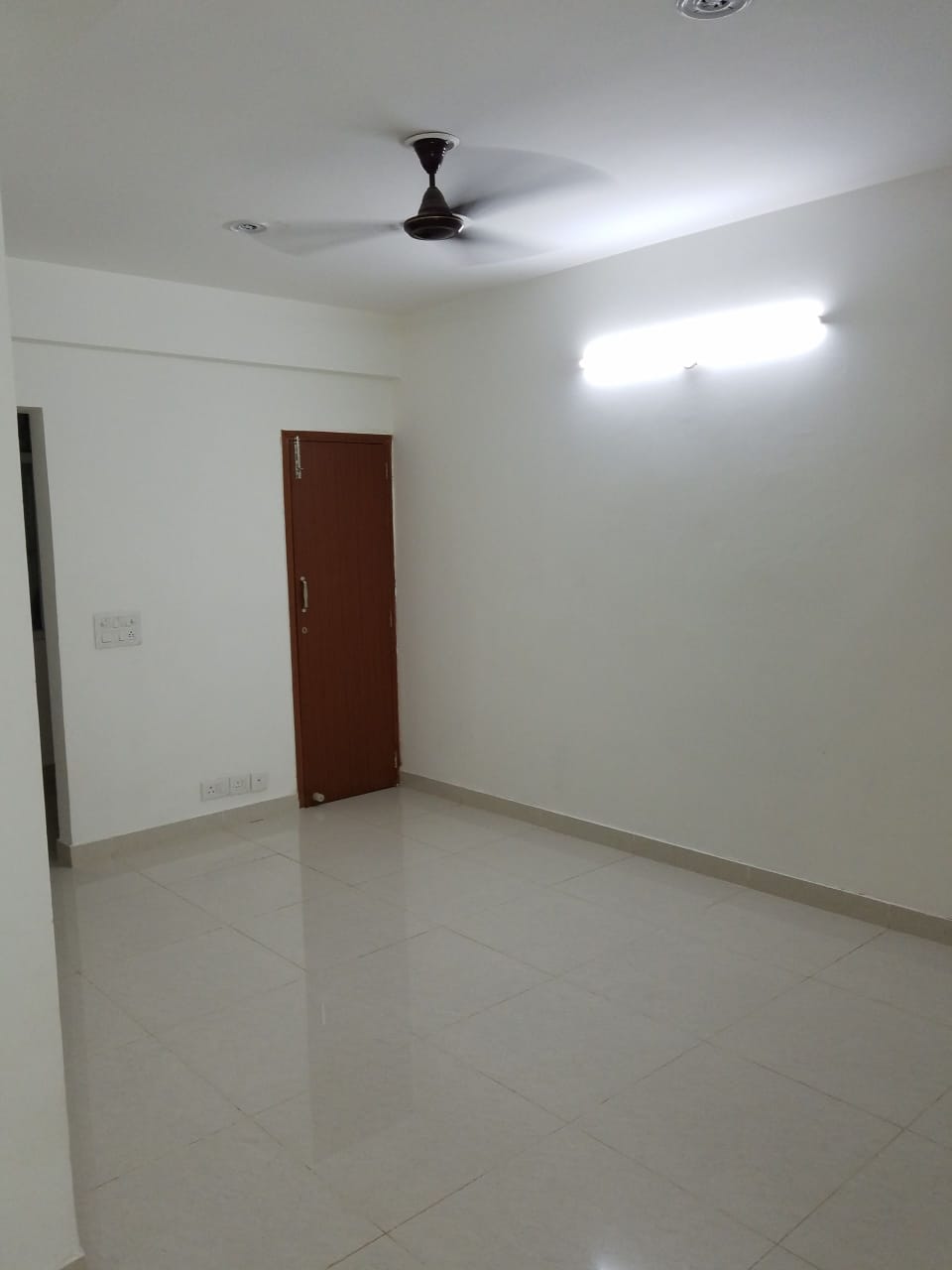 1 Rk  585 Sq.Ft. Apartment in Amrapali Dream Valley
