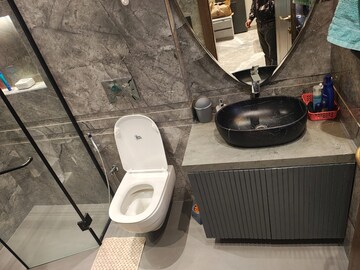 Bathroom in 4 BHK Builder Floor at Unitech Arcadia, South City 2 – for Rent