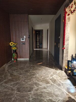 Parking in 4 BHK Builder Floor at Unitech Arcadia, South City 2 – for Rent