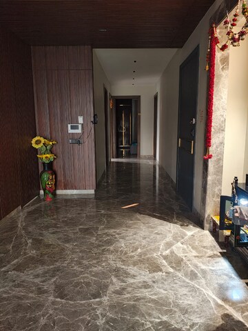 Parking in 4 BHK Builder Floor at Unitech Arcadia, South City 2 – for Rent