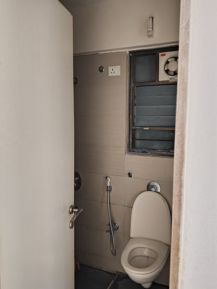 Attached Bathroom, kool-homes-solitaire 2 Bedroom 1200 Sq.Ft. Apartment In Kondhwa Pune 9641427