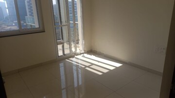 Room in 2 BHK Apartment at Puravankara Silversands, Mundhwa – for Rent