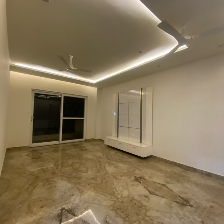 Room, sector 21d 4 Bedroom 375 Sq.Yd. Builder Floor In Sector 21d Faridabad 9641766