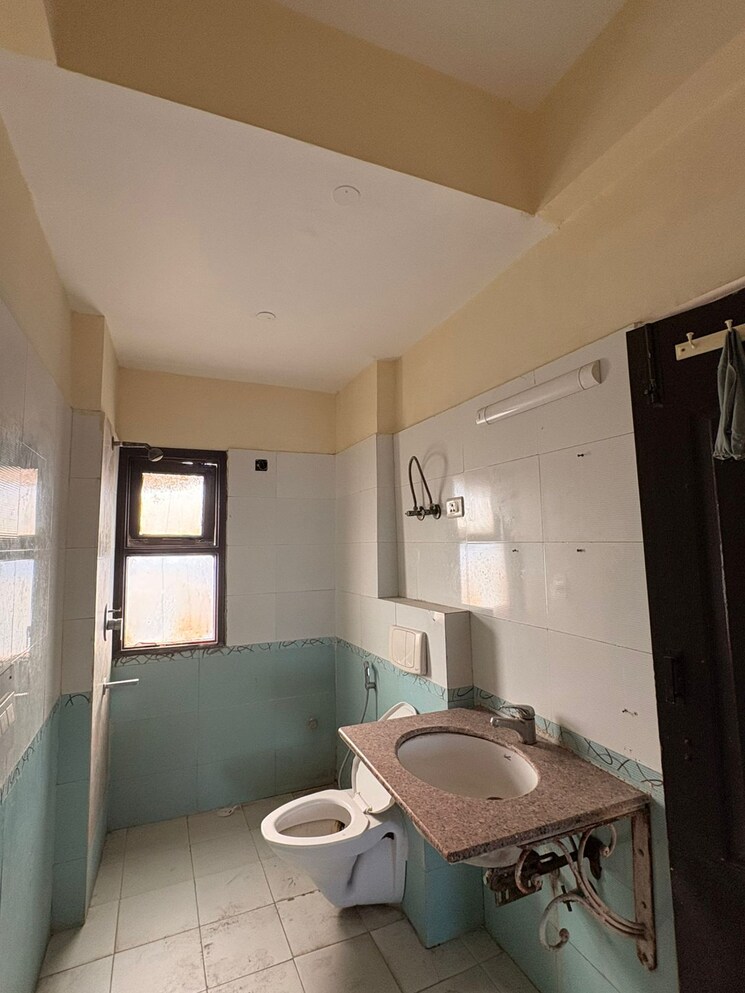 Kitchen, beta ii greater noida 3 Bedroom 200 Sq.Ft. Villa In Beta Ii Greater Noida Greater Noida 9641540