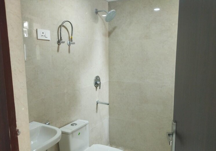 Bathroom, rg-luxury-homes 3 Bedroom 1400 Sq.Ft. Apartment In Sector 16b Greater Noida Greater Noida 9641536