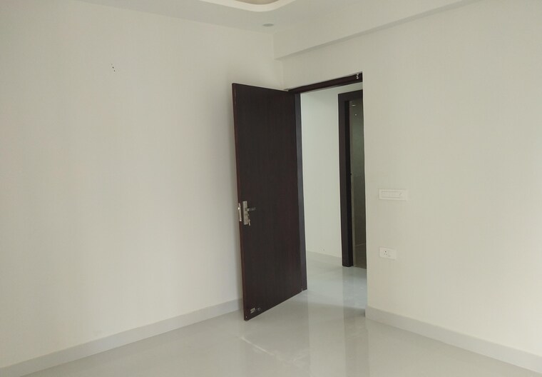 Room, rg-luxury-homes 3 Bedroom 1400 Sq.Ft. Apartment In Sector 16b Greater Noida Greater Noida 9641536