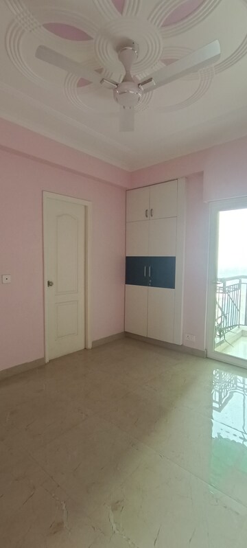 Room in 3 BHK Apartment at Saviour Park, Mohan Nagar – for Sale