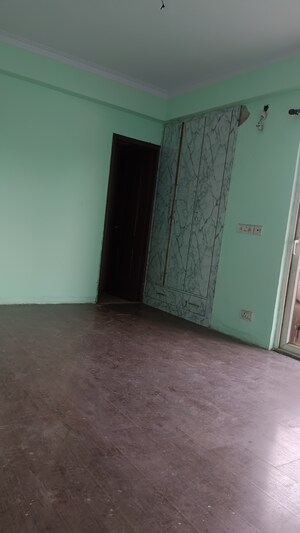 Room in 3 BHK Apartment at Saviour Park, Mohan Nagar – for Sale