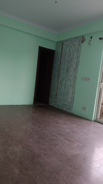 Room in 3 BHK Apartment at Saviour Park, Mohan Nagar – for Sale