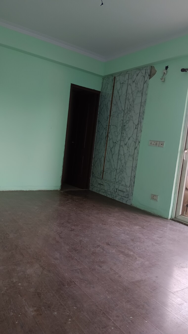 Room, saviour-park 3 Bedroom 1505 Sq.Ft. Apartment In Mohan Nagar Ghaziabad 9641706