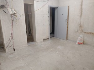 Room in 3 BHK Apartment at Khar West – for Rent