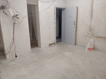 Room in 3 BHK Apartment at Khar West – for Rent