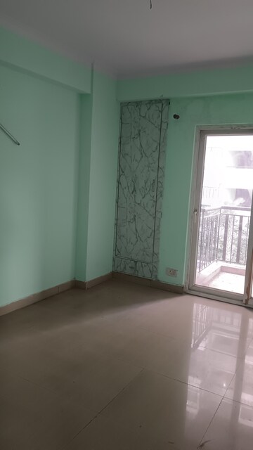 Room in 3 BHK Apartment at Saviour Park, Mohan Nagar – for Sale