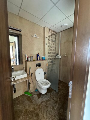 Bathroom in 3 BHK Apartment at Peninsula Salsette 27, Byculla – for Rent
