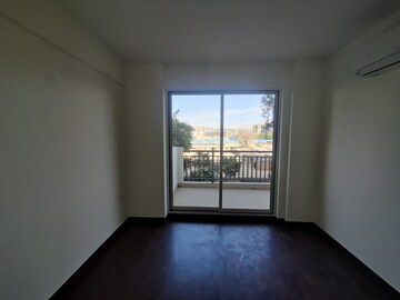 Room in 4 BHK Apartment at Bestech Park View Altura, Sector 79 – for Rent