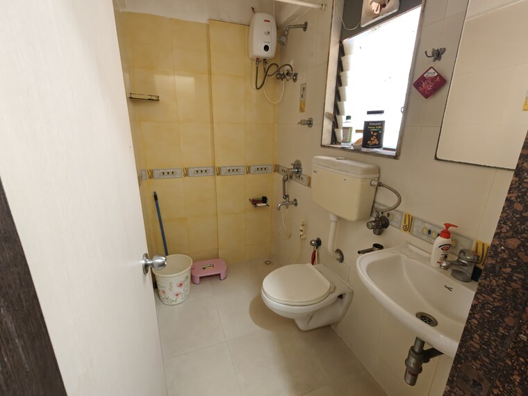 Bathroom, vardhaman-lotus-tower 1 Bedroom 720 Sq.Ft. Apartment In Gawand Baug Thane 9641952