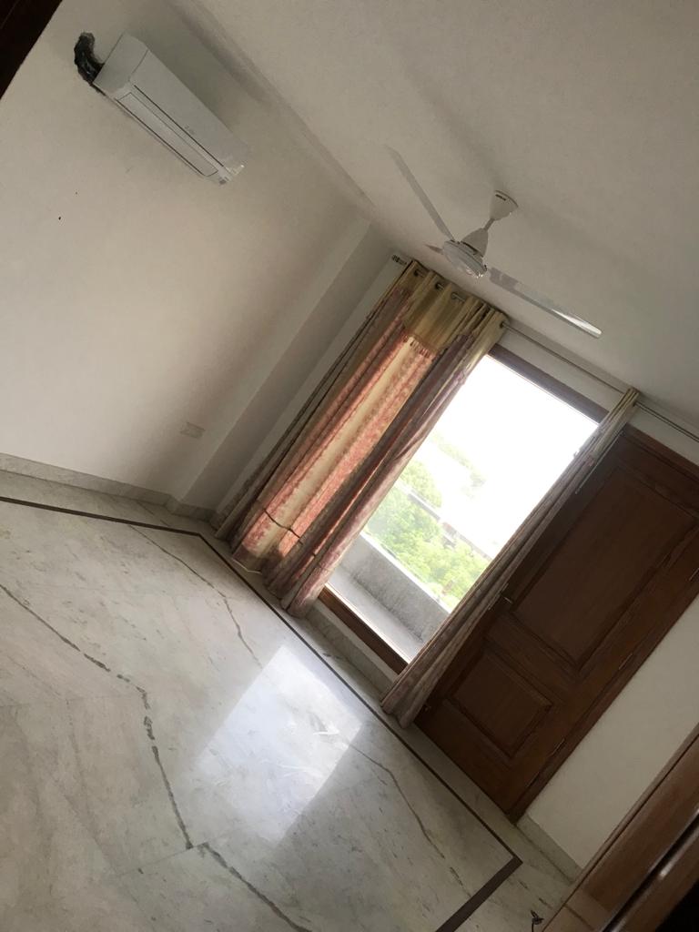 3 BHK 1775 Sq.Ft. Builder Floor in Unitech Rodeo Drive