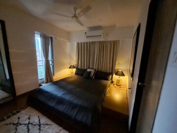 Living Room in 2 BHK Apartment at Khar West – for Rent