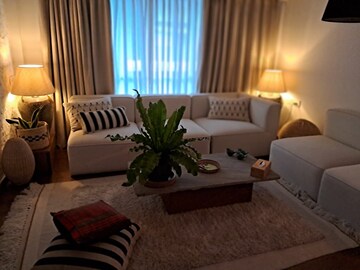 Living Room in 2 BHK Apartment at Khar West – for Rent