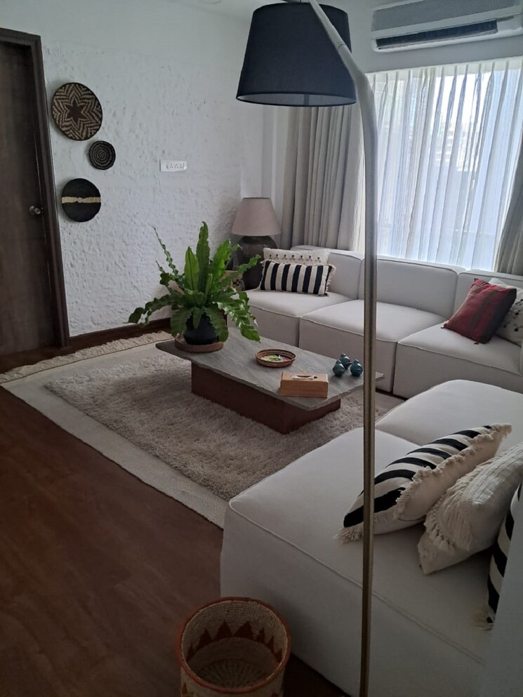 Team Area, khar west 2 Bedroom 700 Sq.Ft. Apartment In Khar West Mumbai 9641836