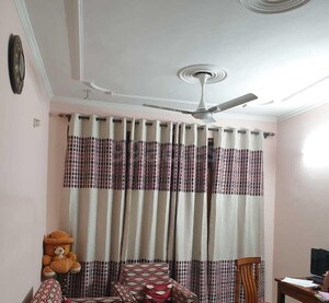 Room in 3 BHK Apartment at Sector 22 Dwarka – for Rent