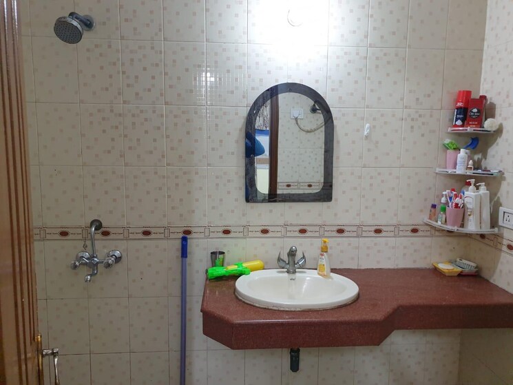 Bathroom, sector 22 dwarka 3 Bedroom 1750 Sq.Ft. Apartment In Sector 22 Dwarka Delhi 9641850