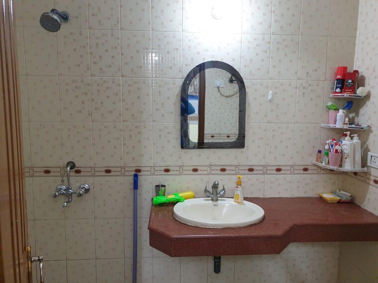 Bathroom, sector 22 dwarka 3 Bedroom 1750 Sq.Ft. Apartment In Sector 22 Dwarka Delhi 9641850