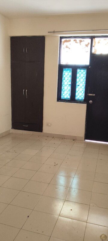 Room in 2 BHK Apartment at Emenox Brave Hearts, Raj Nagar Extension – for Rent