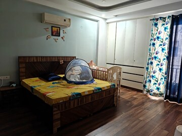 Bedroom in 4 BHK Builder Floor at Palam Vihar – for Rent