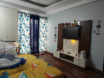 Bedroom in 4 BHK Builder Floor at Palam Vihar – for Rent