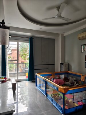 Room in 4 BHK Builder Floor at Palam Vihar – for Rent