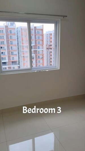 Room in 4 BHK Apartment at Prestige Beverly Hills, Kokapet – for Rent