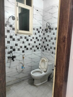 Bathroom in 2 BHK Builder Floor at Sector 44 – for Rent