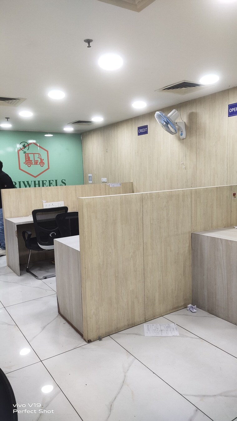 Team Area, levana-cyber-heights Commercial Office Space 800 Sq.Ft. In Vibhuti Khand Lucknow 9641981