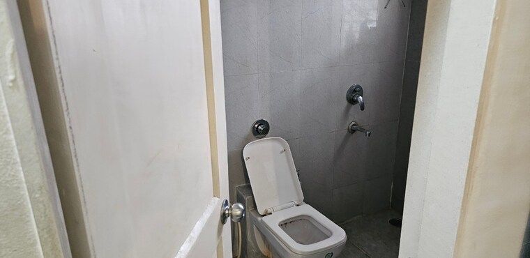 Bathroom, kasarvadavali Pg For Boys In Kasarvadavali 9642000