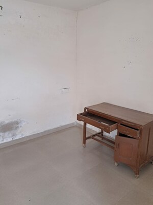 Room in 1 BHK Apartment at Old Wadaj – for Rent