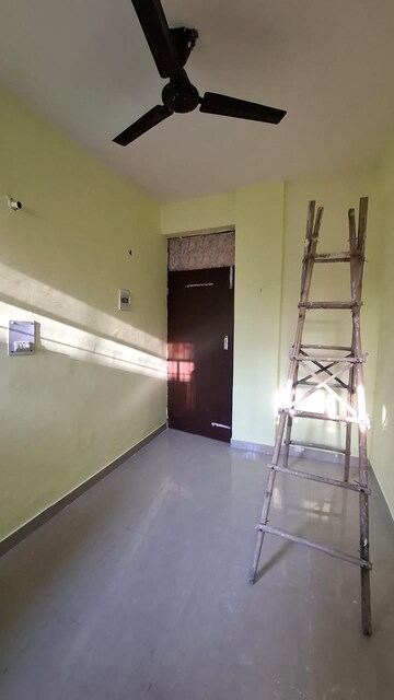 Kitchen in 1.5 BHK Apartment at Sector 10 Greater Noida – for Rent