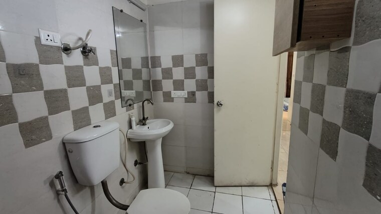 Bathroom, gaur-city-7th-avenue 2 Bedroom 1165 Sq.Ft. Apartment In Sector 4 Greater Noida Greater Noida 9642068